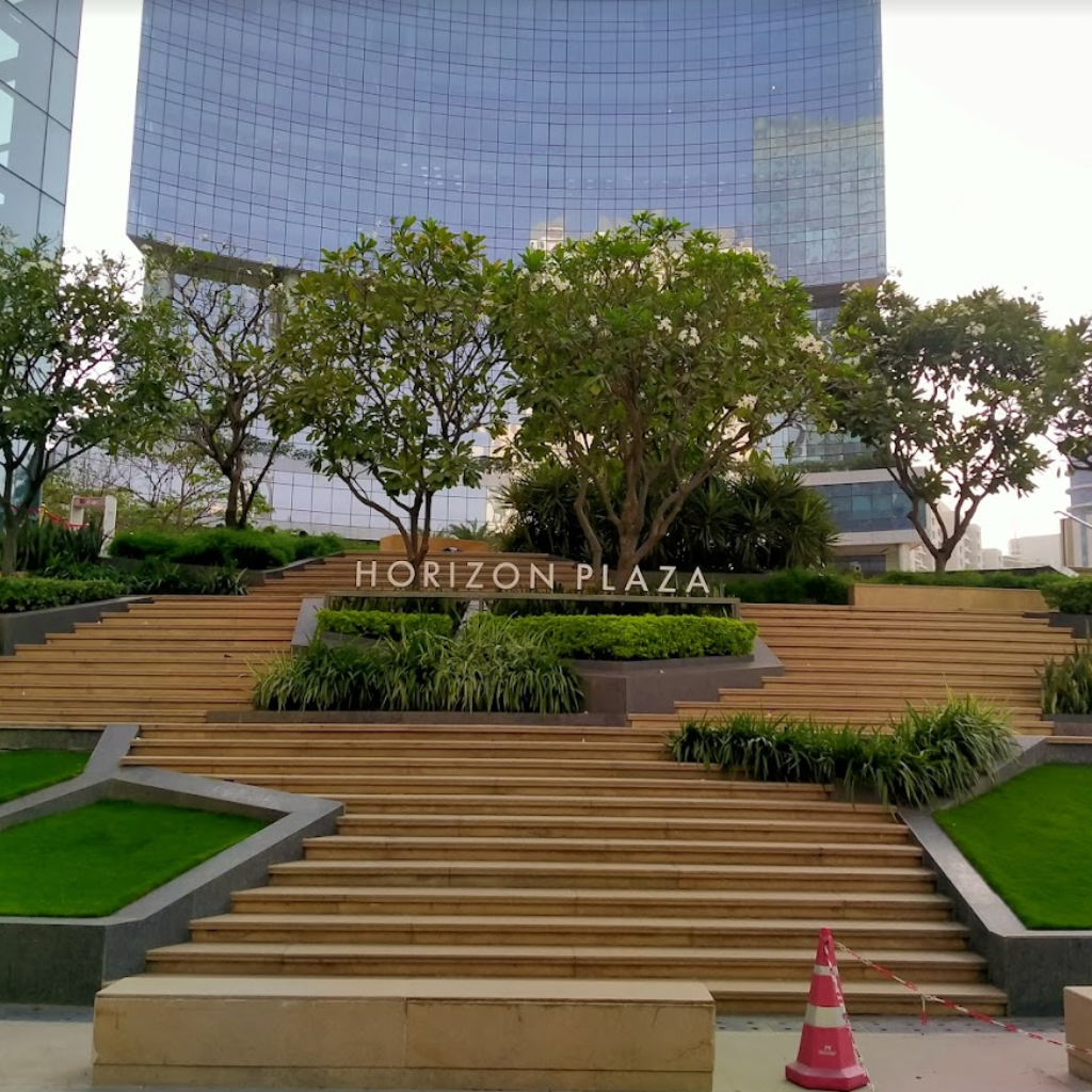 Hotels near One Horizon Centre